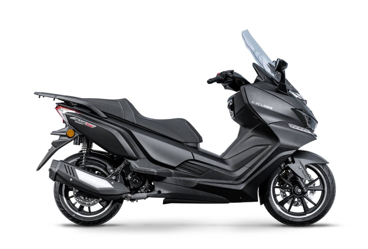 Cyclone Scooter RT3S